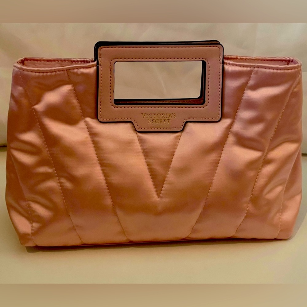 VICTORIA'S SECRET Clutch V Logo Satin Envelope Pink Quilt Lightweight